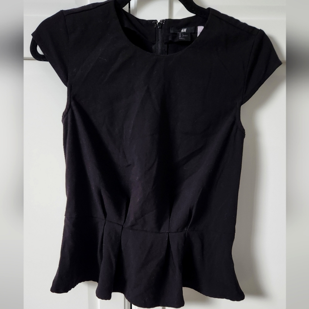 H&M Black peplum shirt